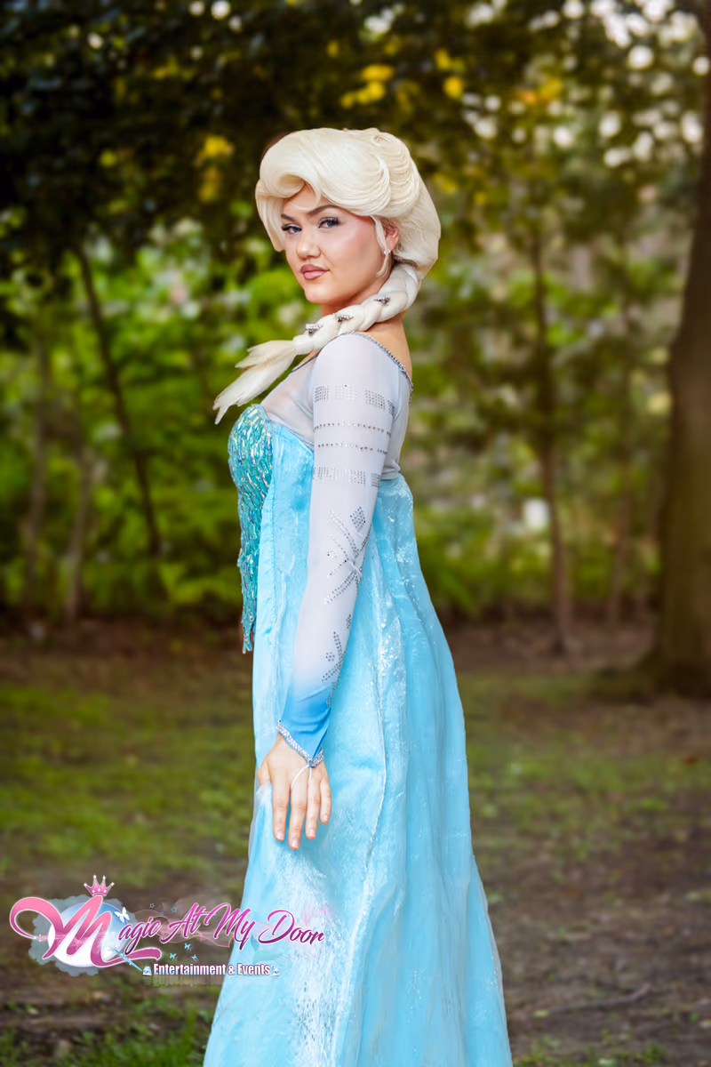 Elsa the Snow Queen performer | Magic At My Door