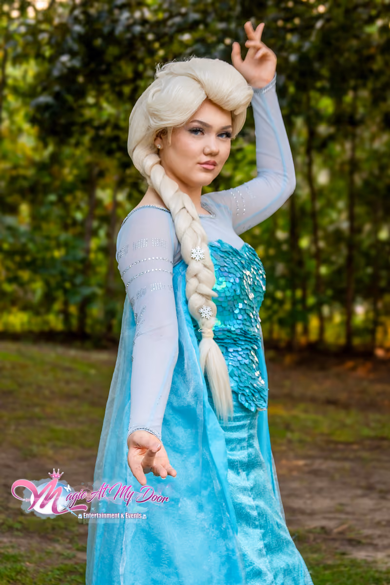Elsa the Snow Queen at a Toronto birthday party | Magic At My Door