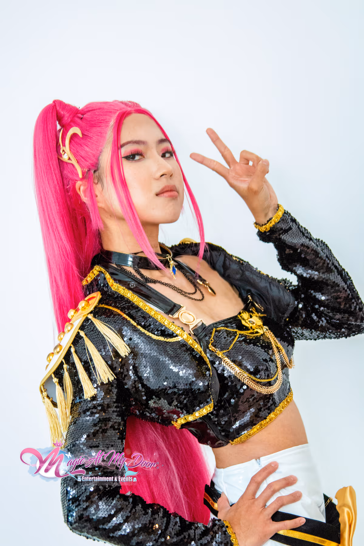 Mira at a K-pop character party | Magic At My Door