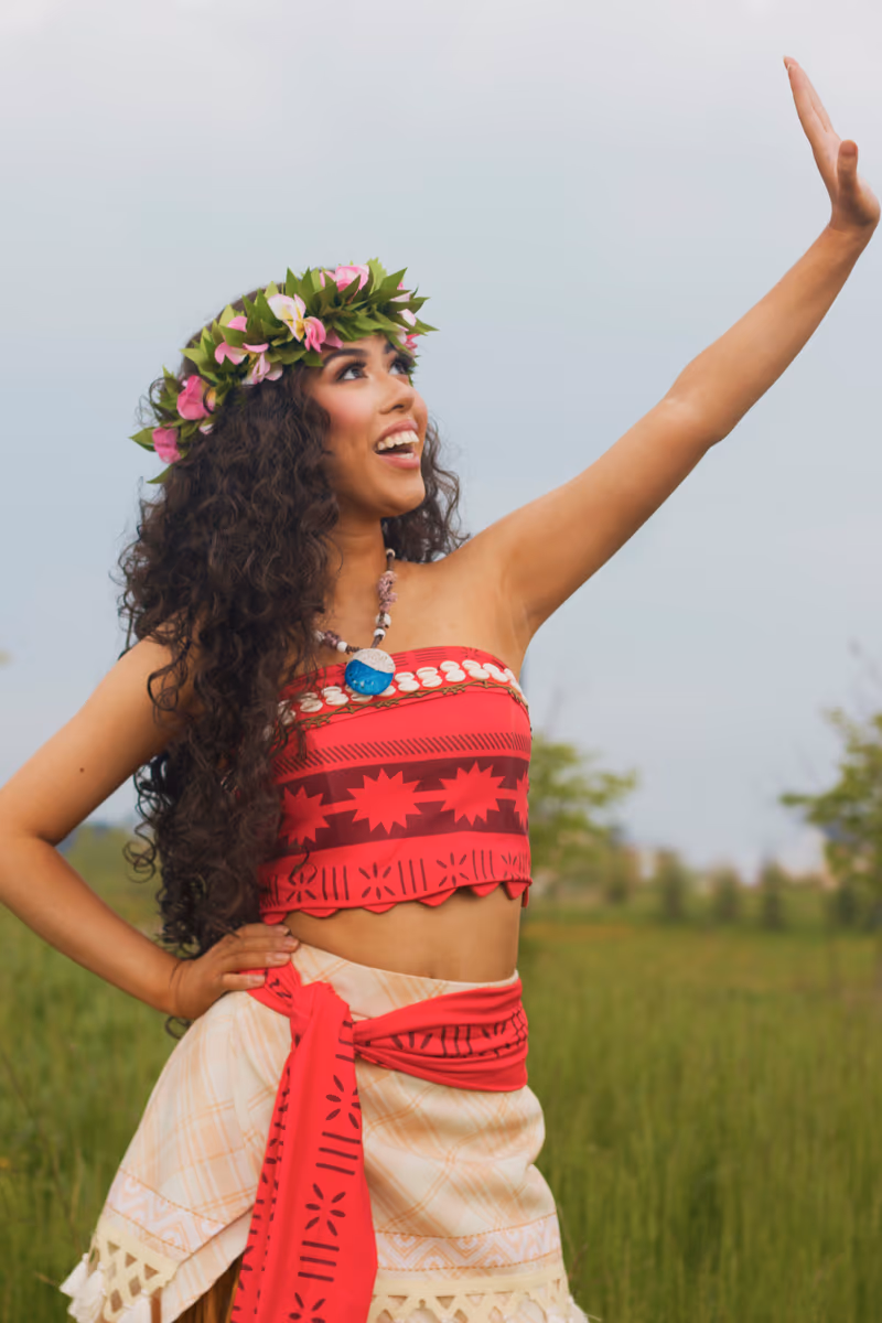 Moana waving to the ocean | Magic At My Door