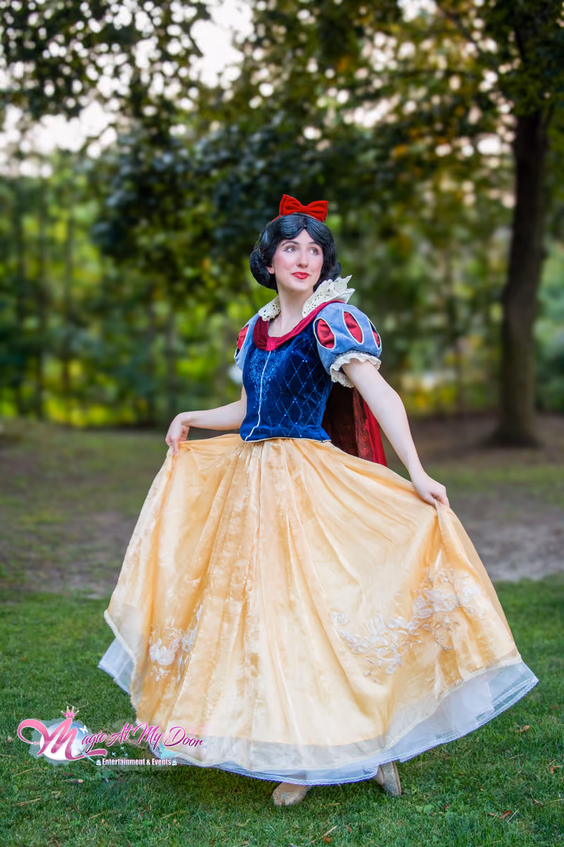 Snow White performer in the forest | Magic At My Door